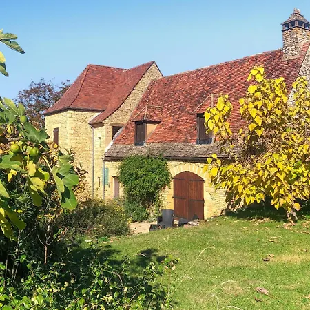 Cozy In Marcillac-saint-quenti With Kitchen *