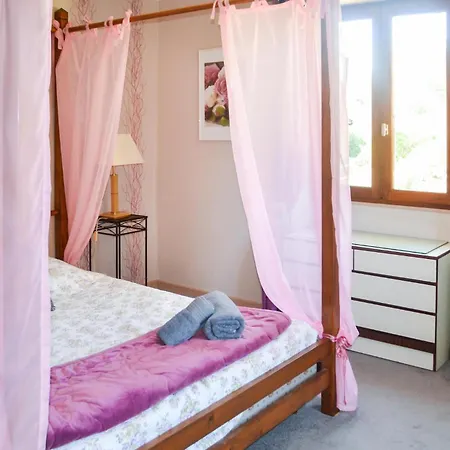Cozy In Marcillac-saint-quenti Tatil Evi *