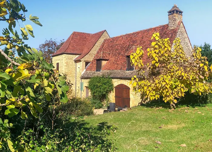 Cozy In Marcillac-saint-quenti With Kitchen *
