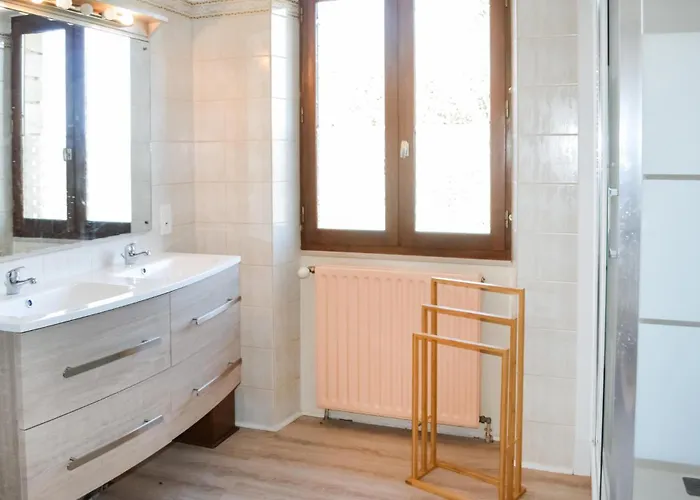 Cozy In Marcillac-saint-quenti With Kitchen Nyaraló *