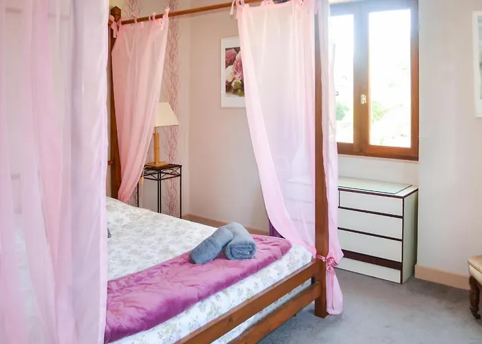 Cozy In Marcillac-saint-quenti With Kitchen Nyaraló *