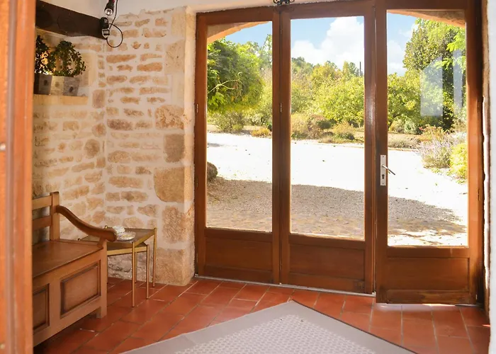 Cozy In Marcillac-saint-quenti With Kitchen Nyaraló