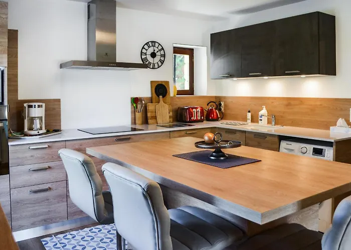 Nyaraló Cozy In Marcillac-saint-quenti With Kitchen *