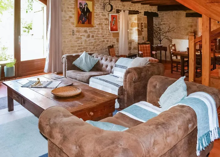 Nyaraló Cozy In Marcillac-saint-quenti With Kitchen Marcillac-Saint-Quentin